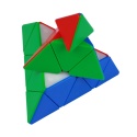 QiYi Warrior Magnetic Pyraminx pod kątem