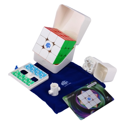 GAN 17 MagDrive UV 3x3 z widocznymi akcesoriami
